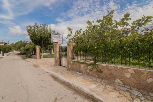 Hotel Yiota Studios