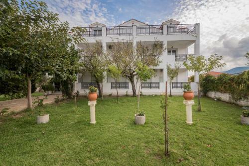 Hotel Yiota Studios