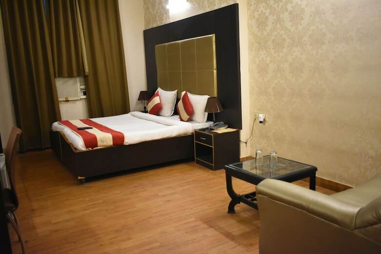 Hotel Kashish Plaza