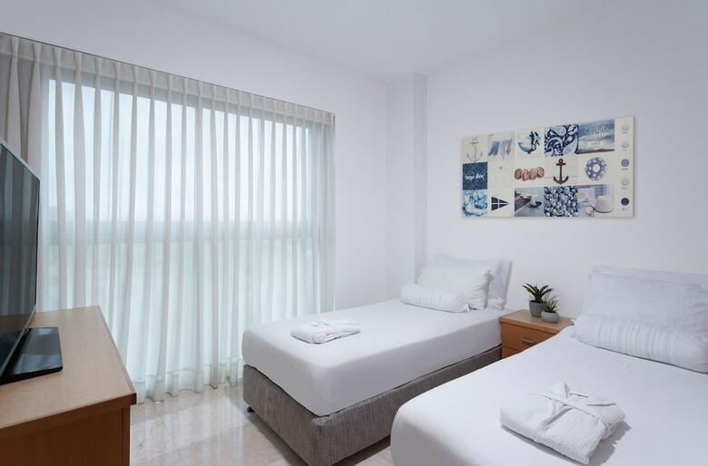 Aparthotel Okeanos On The Beach
