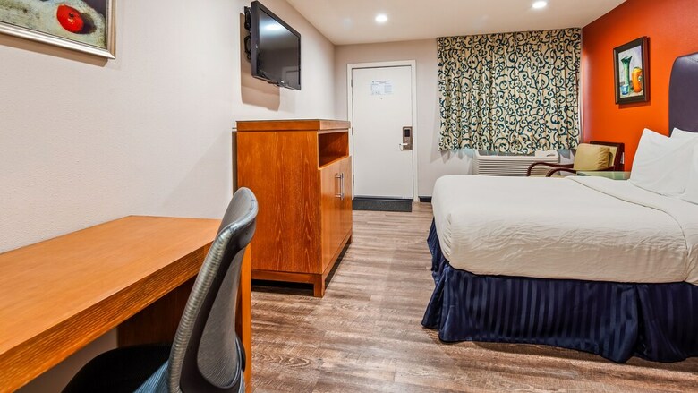 Hotel Azul Inn & Suites