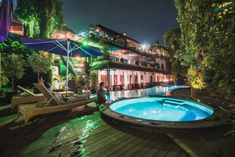 Bed & Breakfast Tukad White House