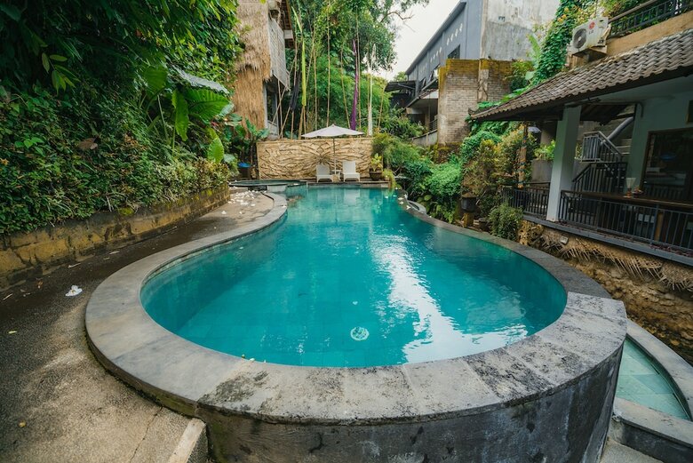 Bed & Breakfast Tukad White House