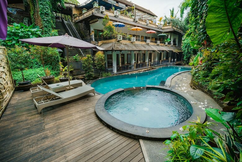 Bed & Breakfast Tukad White House