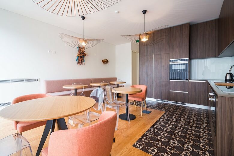 Hotel Art Senses Suites & Rooms
