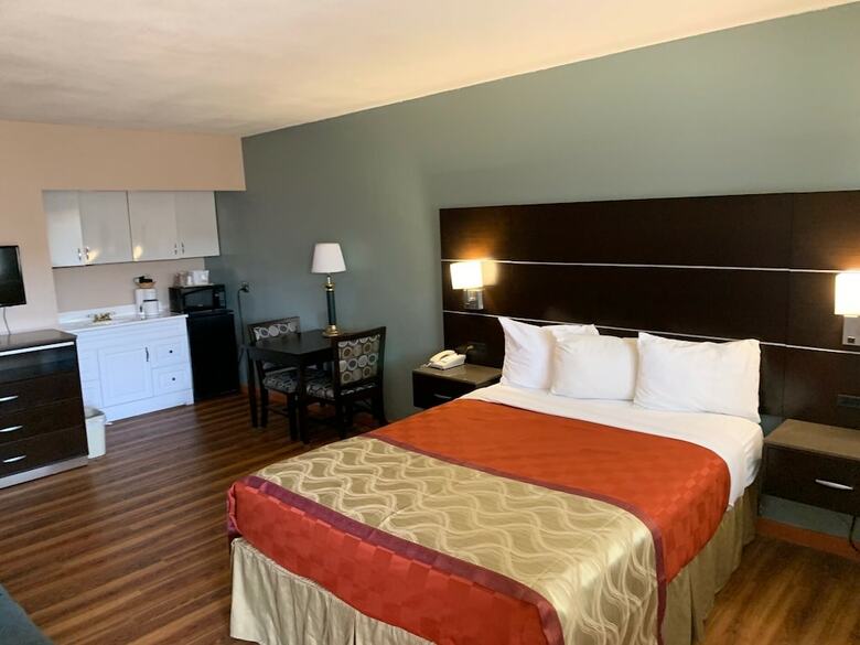 Motel Olive Tree Inn & Suites