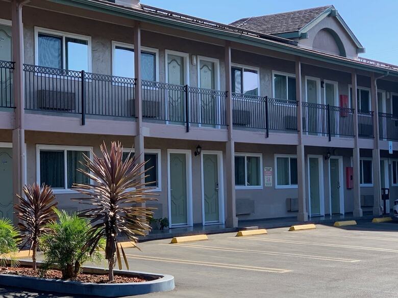 Motel Olive Tree Inn & Suites