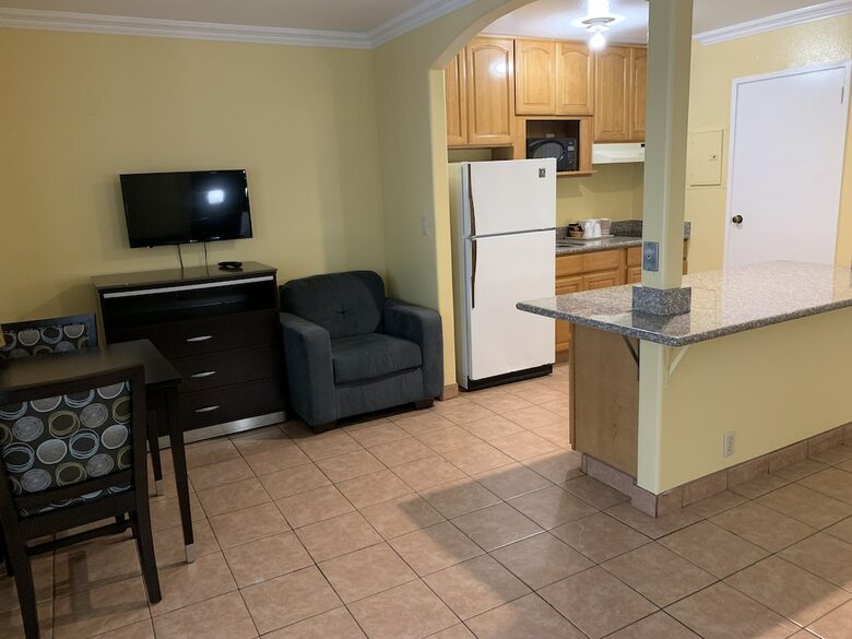 Motel Olive Tree Inn & Suites