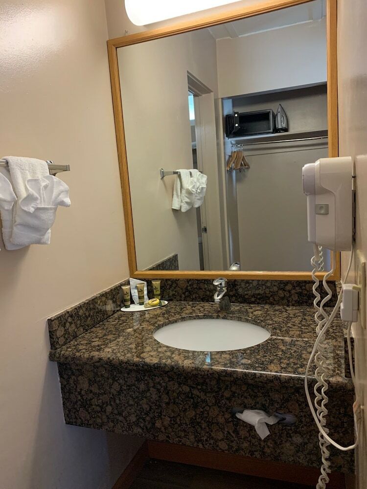 Motel Olive Tree Inn & Suites