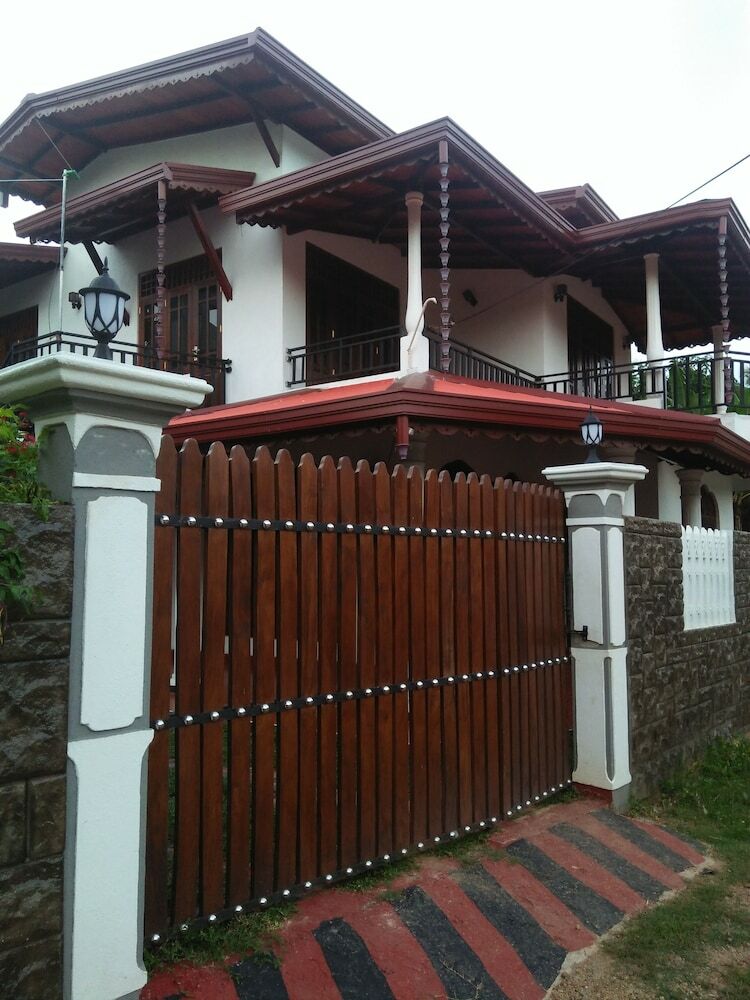 Hotel Vihara Safari Homestay