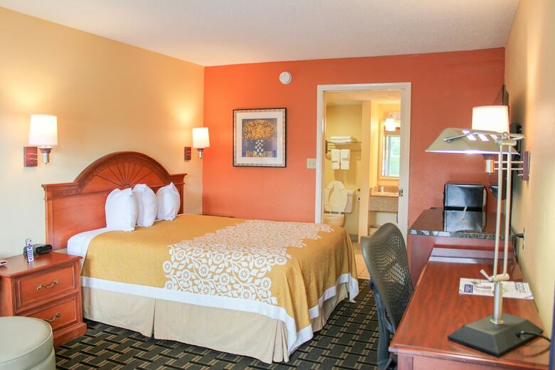 Motel Rose Garden Inn & Suites