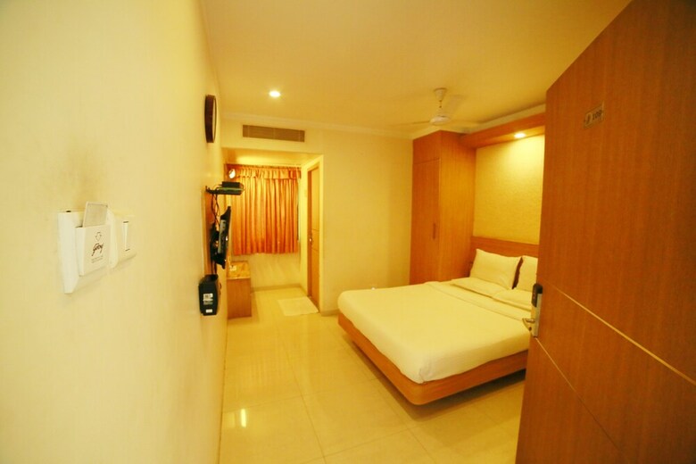 Hotel Sriram International