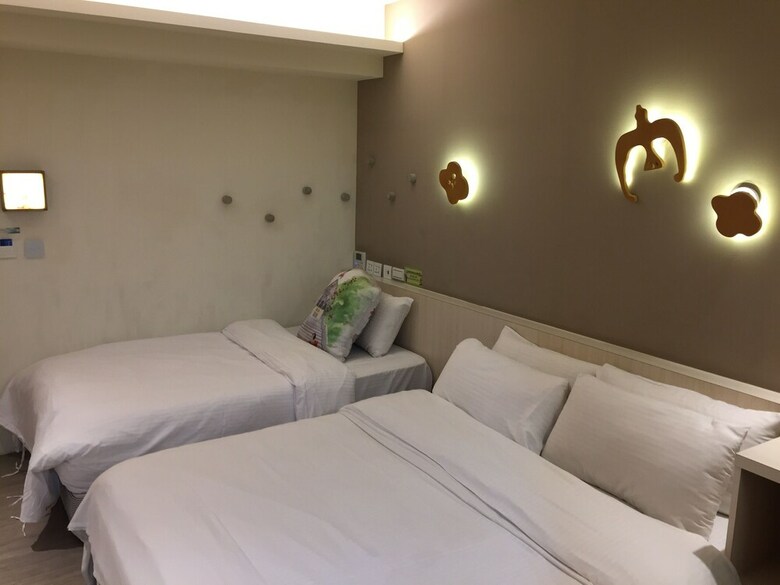 Ours Hotel