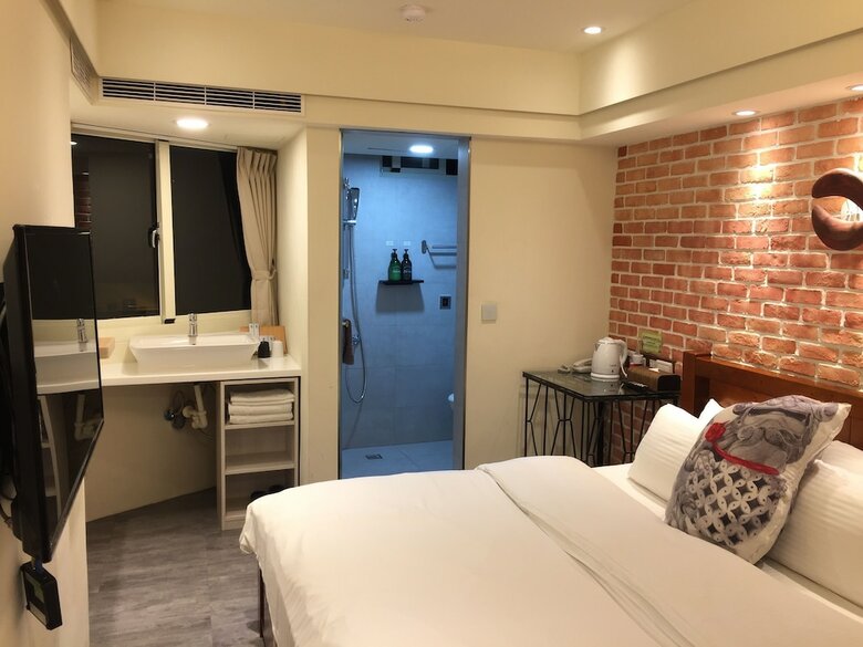 Ours Hotel