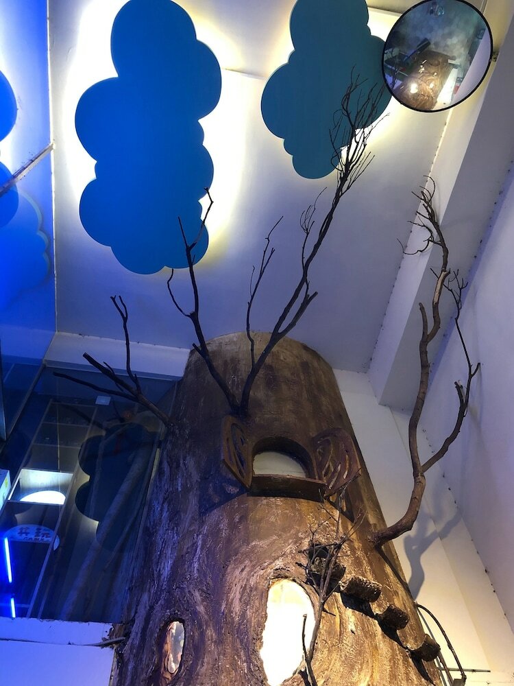 Ours Hotel