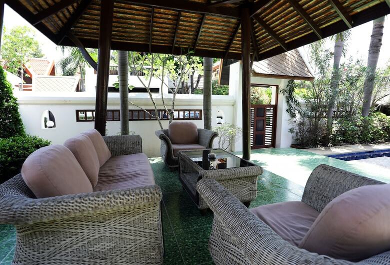 Green Residence Pool Villa