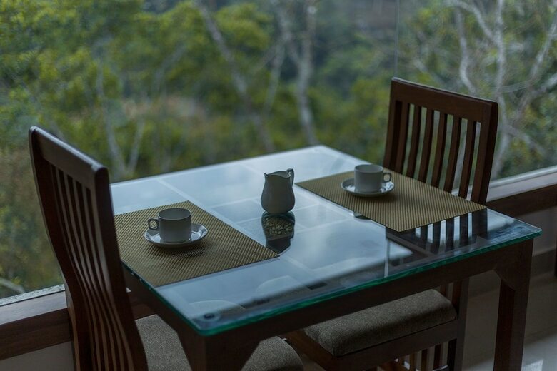 Hotel Hostess Thekkady