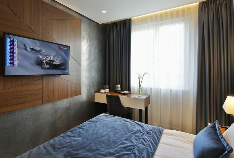 Sky Hotel