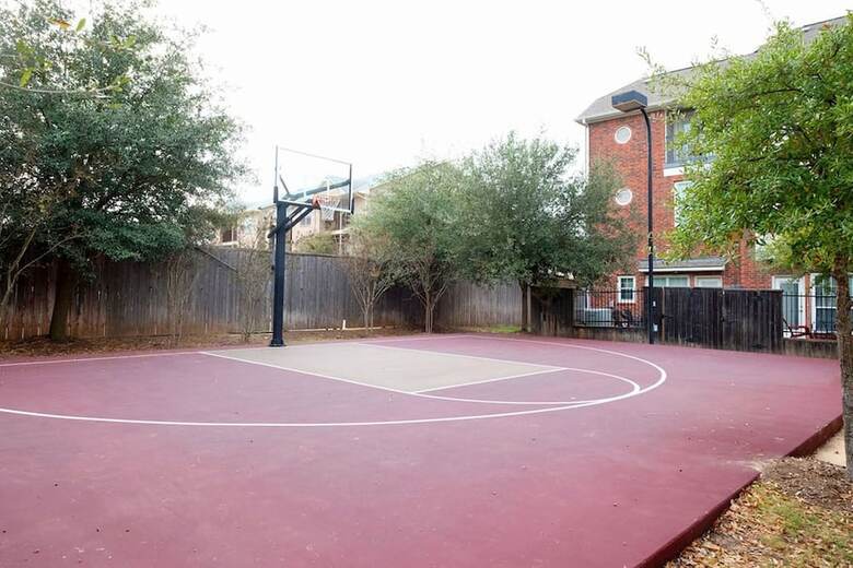 305 Holleman Dr. East  304