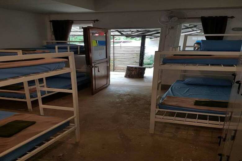 Hostal Shut Eye Party Hostel - Adults Only