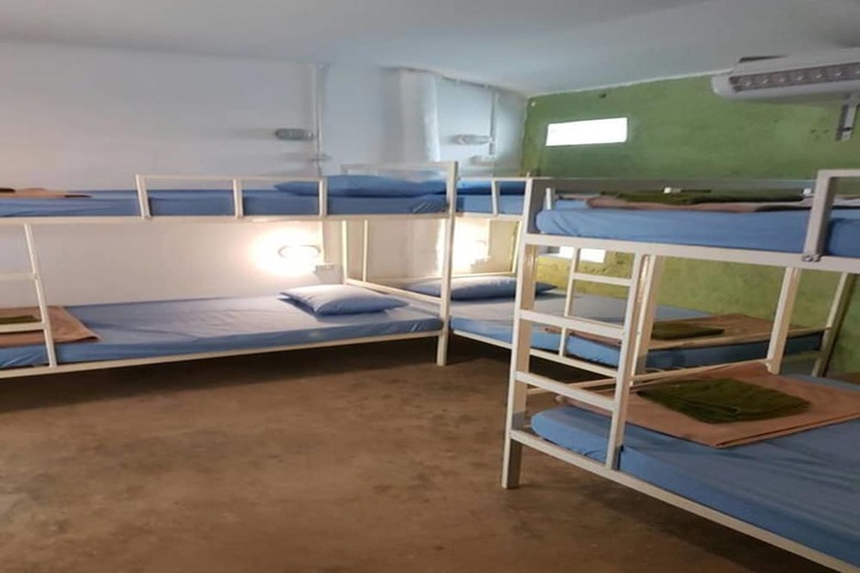 Hostal Shut Eye Party Hostel - Adults Only