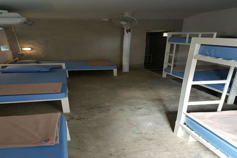 Hostal Shut Eye Party Hostel - Adults Only