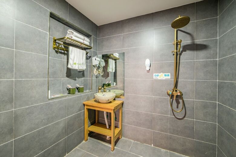 Hotel Military Theme Inn
