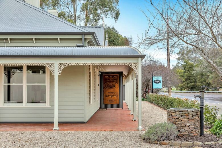 Grandview Accommodation - The Flaxley Apartments