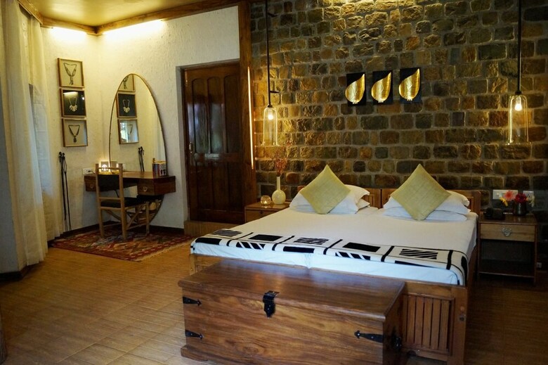Hotel The Den