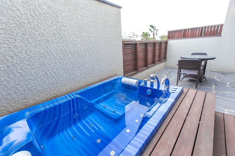 Pension Leeum Island Spa & Pool Villa