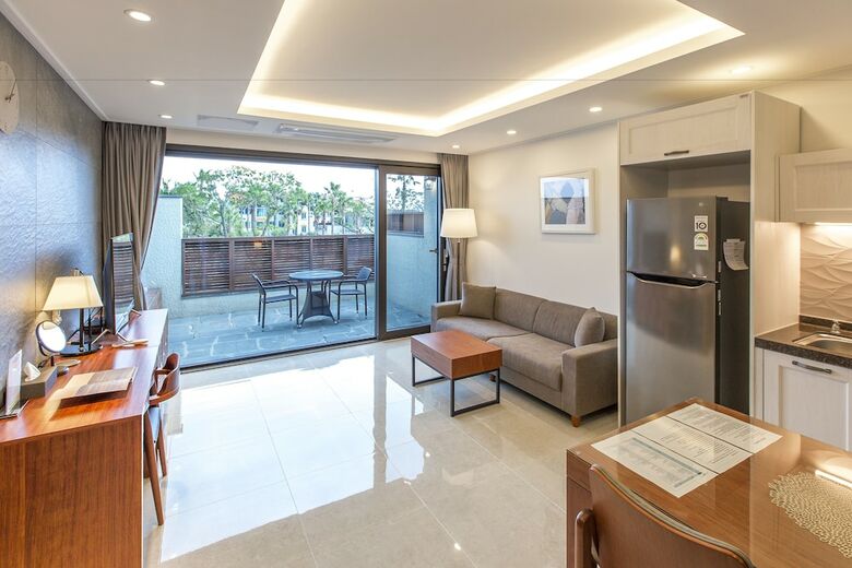 Pension Leeum Island Spa & Pool Villa