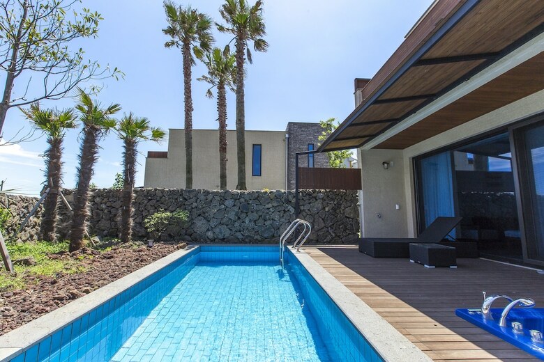 Pension Leeum Island Spa & Pool Villa