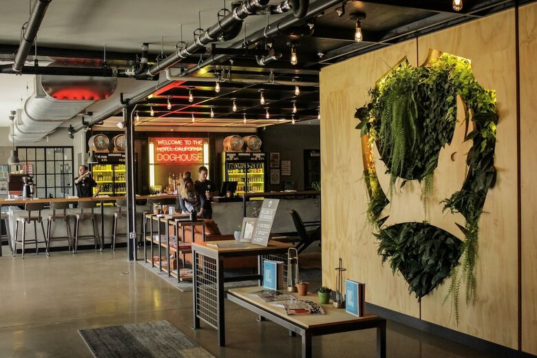 Doghouse Hotel And Brewery