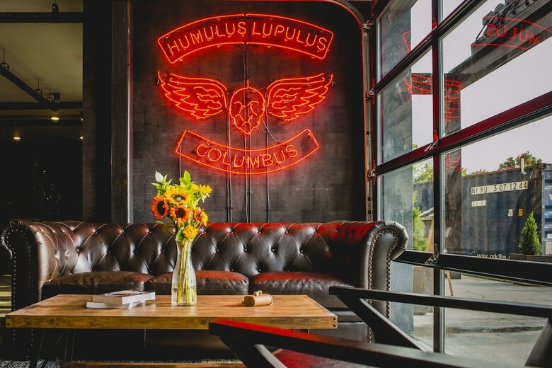 Doghouse Hotel And Brewery