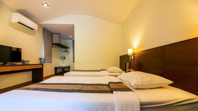 Hotel Baan Klang Aow Beach Resort