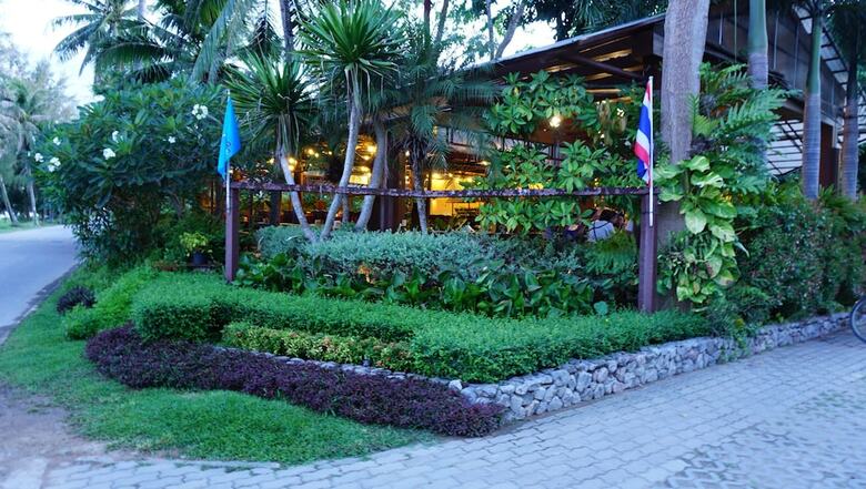 Hotel Baan Klang Aow Beach Resort