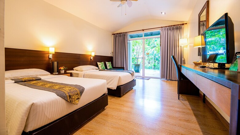 Hotel Baan Klang Aow Beach Resort
