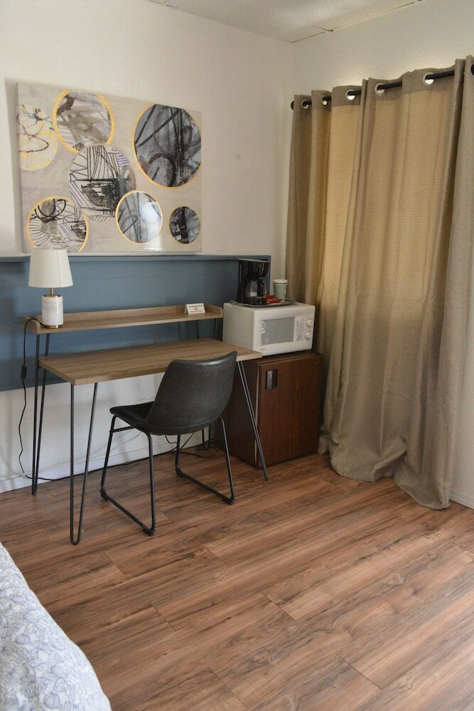 Posada Mojave Trails Inn And Suites