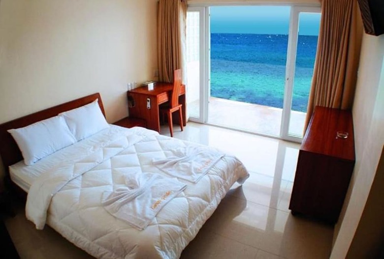 Hotel Montani Beach Resort