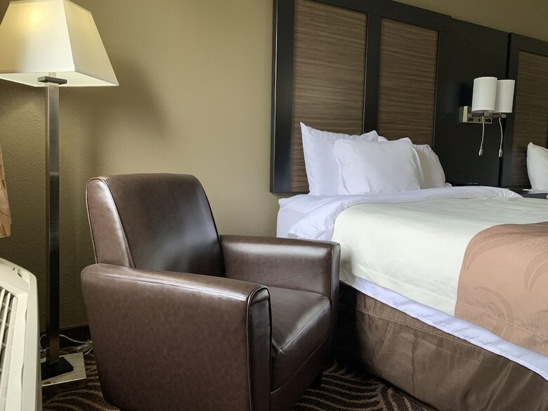 Hotel Quality Inn & Suites