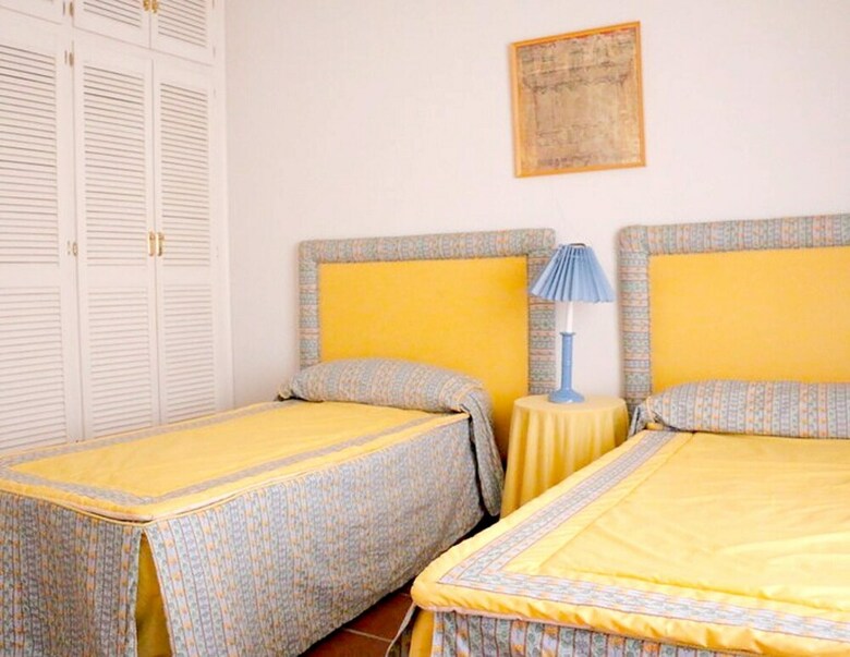 House With 3 Bedrooms In Castilblanco, With Enclosed Garden