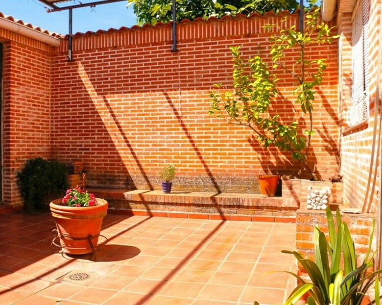 House With 3 Bedrooms In Castilblanco, With Enclosed Garden