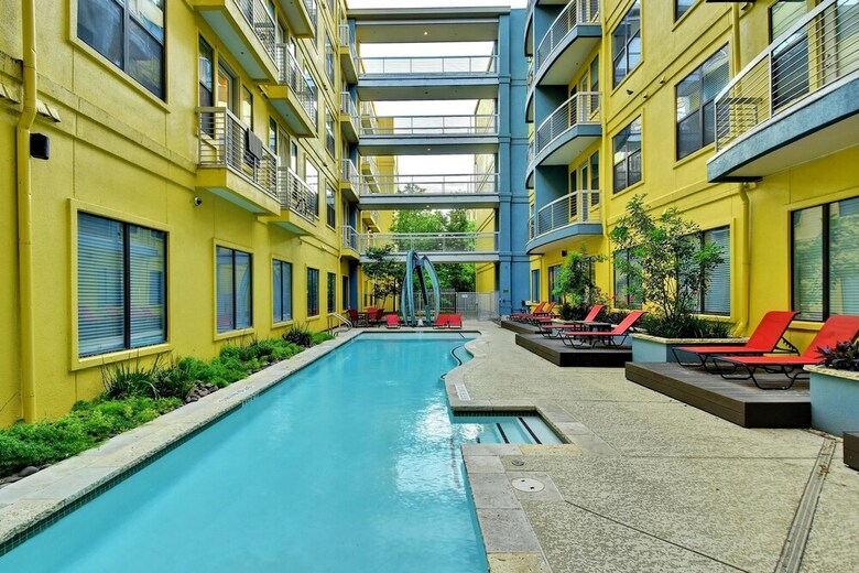 Staylo Modern 2 Bedroom Apartment
