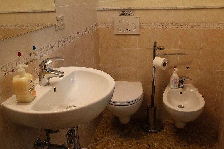 Hotel Guest House - Rooms Rent Cisanello