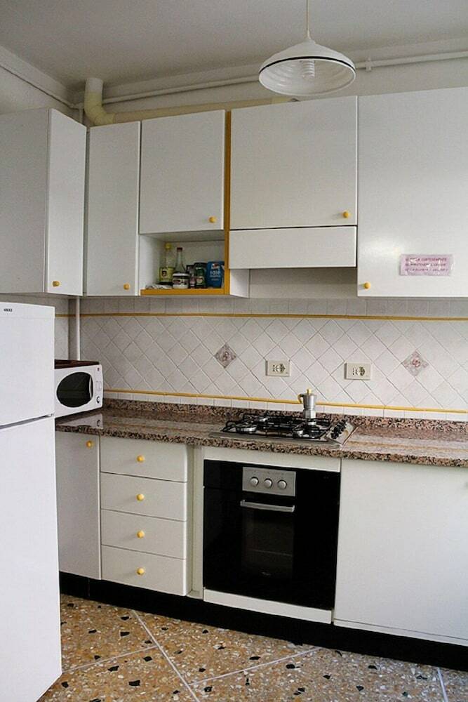 Hotel Guest House - Rooms Rent Cisanello