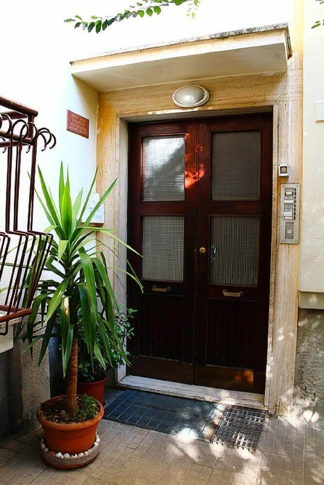Hotel Guest House - Rooms Rent Cisanello