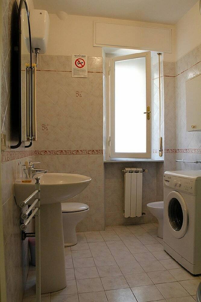 Hotel Guest House - Rooms Rent Cisanello