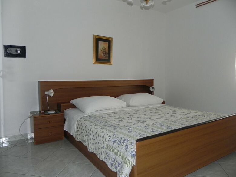 Apartamentos Accommodation Stosic