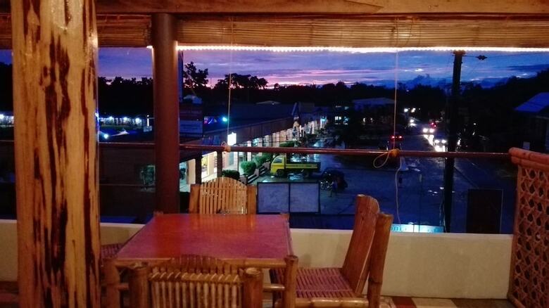 Posada Zenith Inn & Resto Bar
