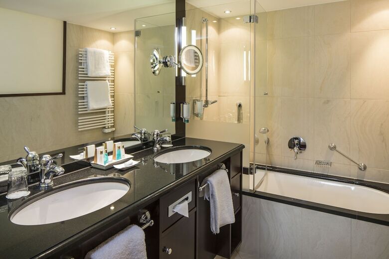 Austria Trend Hotel Schloss Lebenberg